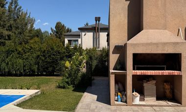 CASA 4 AMBIENTES EN ALQUILER, BARRIO LA CODORNIZ, LOS CARDALES