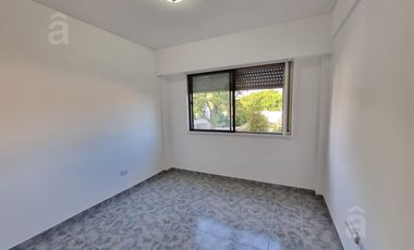 Departamento en Alquiler en Villa Ballester - Dos Ambientes - Céntrico.