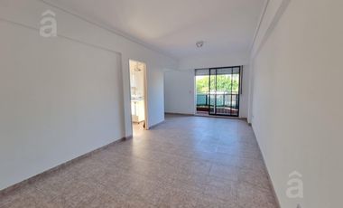 Departamento en Alquiler en Villa Ballester - Dos Ambientes - Céntrico.