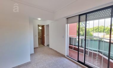 Departamento en Alquiler en Villa Ballester - Dos Ambientes - Céntrico.