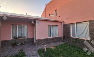 En Venta, Casa de 4 Dormitorios, Barrio 107 Viviendas, Plottier