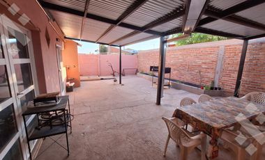 En Venta, Casa de 4 Dormitorios, Barrio 107 Viviendas, Plottier