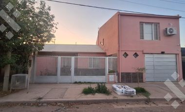 En Venta, Casa de 4 Dormitorios, Barrio 107 Viviendas, Plottier