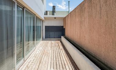 VENTA - Nave industrial de uso mixto comercial, productivo y residencial - Tiro Suizo, Rosario.