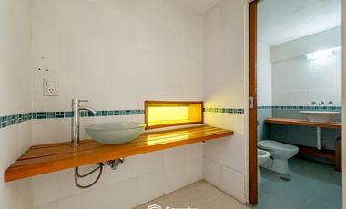 VENTA - Nave industrial de uso mixto comercial, productivo y residencial - Tiro Suizo, Rosario.