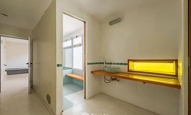 VENTA - Nave industrial de uso mixto comercial, productivo y residencial - Tiro Suizo, Rosario.