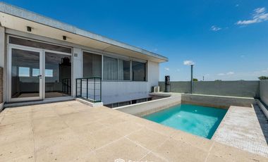 VENTA - Nave industrial de uso mixto comercial, productivo y residencial - Tiro Suizo, Rosario.