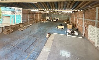BODEGA RENTA 1000 M2 AV. 8 DE JULIO AV LOPEZ DE LEGAZPI ZONA INDUSTRIAL JAL MX