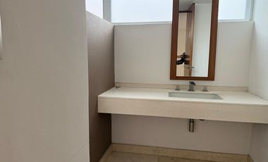 Excelente Casa Remodelada en Renta en el Pedregal Calle Cerrada Con Vigilancia