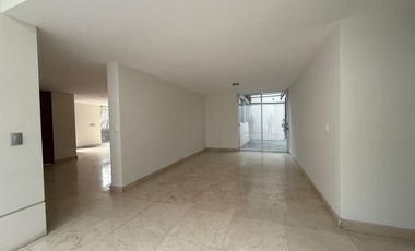 Excelente Casa Remodelada en Renta en el Pedregal Calle Cerrada Con Vigilancia