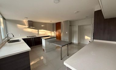 Excelente Casa Remodelada en Renta en el Pedregal Calle Cerrada Con Vigilancia