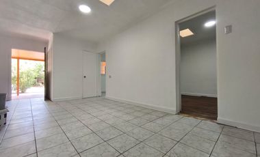 Arriendo excelente casa para uso comercial con amplio terreno 5D-2B Pedro Mira