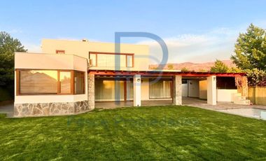 CASA ESTILO MEDITERRÁNEA EN CONDÓMINO SEGURIDAD 24/7