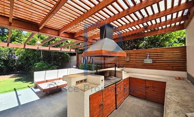 ESTUPENDA CASA PROVENZAL UBICADA EN CONDOMINIO LAS FLORES