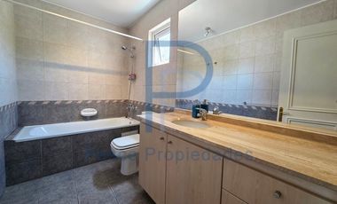ESTUPENDA CASA PROVENZAL UBICADA EN CONDOMINIO LAS FLORES