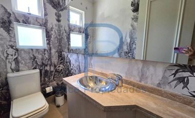 ESTUPENDA CASA PROVENZAL UBICADA EN CONDOMINIO LAS FLORES