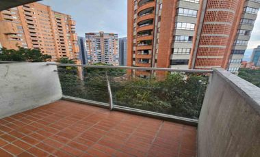 APARTAMENTO EN ARRIENDO UBICADO EN EL POBLADO SECTOR LOMA DE LOS BALSOS