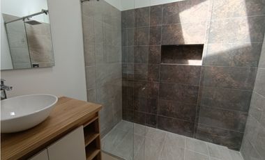 Arriendo casa nueva en unidad cerrada en La Ceja