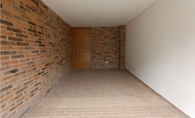 Arriendo casa nueva en unidad cerrada en La Ceja