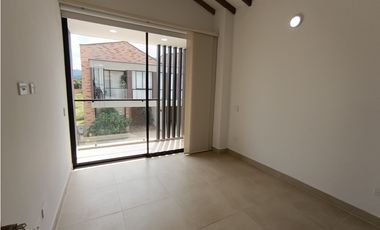 Arriendo casa nueva en unidad cerrada en La Ceja
