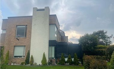 Arriendo espectacular Casa Conjunto Palo de Agua  en cota