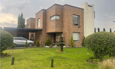 Arriendo espectacular Casa Conjunto Palo de Agua  en cota