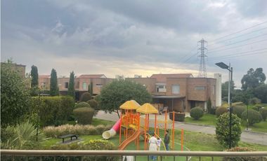 Arriendo espectacular Casa Conjunto Palo de Agua  en cota