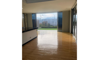CASA EN VENTA SECTOR LOMA DEL ATRAVESADO - ENVIGADO