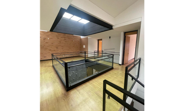 CASA EN VENTA SECTOR LOMA DEL ATRAVESADO - ENVIGADO