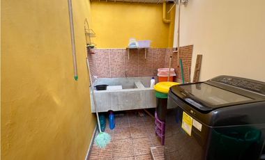 VENTA DE CASA EN GUAYABAL SECTOR SANTA FE RANGO 4 d