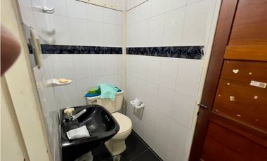 VENTA DE CASA EN GUAYABAL SECTOR SANTA FE RANGO 4 d