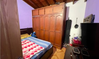 VENTA DE CASA EN GUAYABAL SECTOR SANTA FE RANGO 4 d