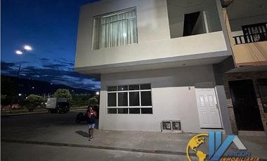 SE VENDE  EXCELENTE LOCAL EN QUINTAS DE SAN ISIDRO/GIRÓN