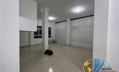 SE VENDE  EXCELENTE LOCAL EN QUINTAS DE SAN ISIDRO/GIRÓN