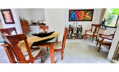 VENDO CASA ESQUINERA SABANETA ANTIOQUIA 3 ALCOBAS CON BAŇO JARDIN EN L