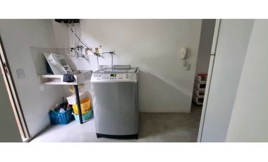 VENDO CASA ESQUINERA SABANETA ANTIOQUIA 3 ALCOBAS CON BAŇO JARDIN EN L