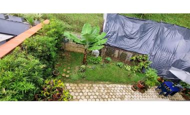 VENDO CASA ESQUINERA SABANETA ANTIOQUIA 3 ALCOBAS CON BAŇO JARDIN EN L