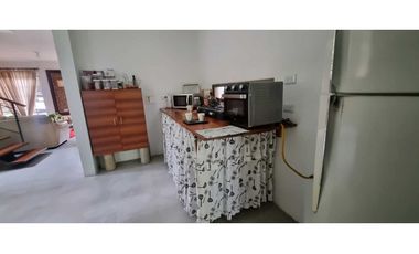 VENDO CASA ESQUINERA SABANETA ANTIOQUIA 3 ALCOBAS CON BAŇO JARDIN EN L