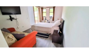 VENDO CASA ESQUINERA SABANETA ANTIOQUIA 3 ALCOBAS CON BAŇO JARDIN EN L