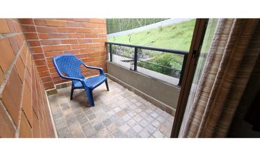 VENDO CASA ESQUINERA SABANETA ANTIOQUIA 3 ALCOBAS CON BAŇO JARDIN EN L