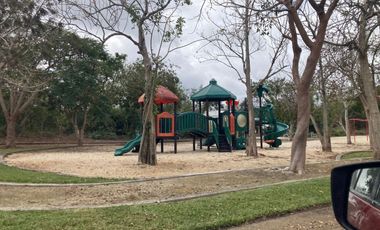 Venta Terreno Residencial Dentro De Privada YAXLUM, Yucatan