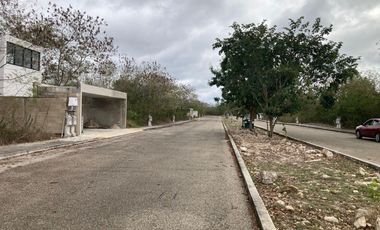 Venta Terreno Residencial Dentro De Privada YAXLUM, Yucatan