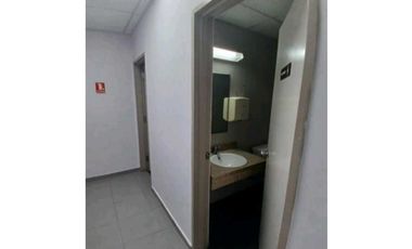 OFICINA EN PUNTA PACFICA  TORRES DE LAS AMÉRICAS 290M2 CON MOBILIARIO
