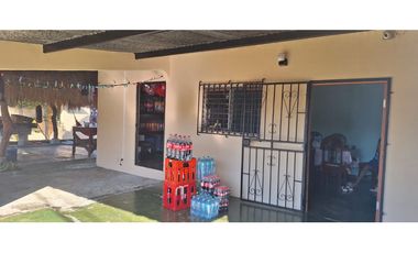 Vivienda a la Venta con local para tienda