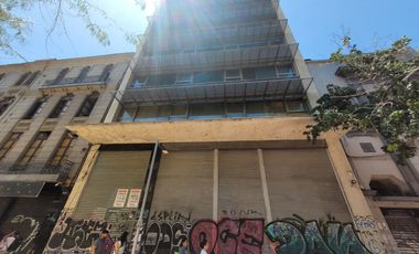 Edificio institucional  de oficinas en arriendo