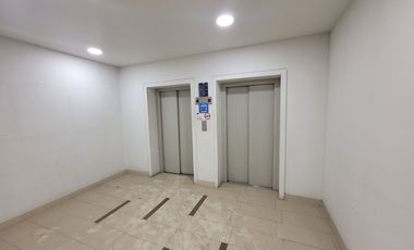 Edificio institucional  de oficinas en arriendo