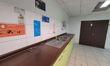 Edificio institucional  de oficinas en arriendo