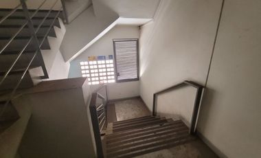 Edificio institucional  de oficinas en arriendo