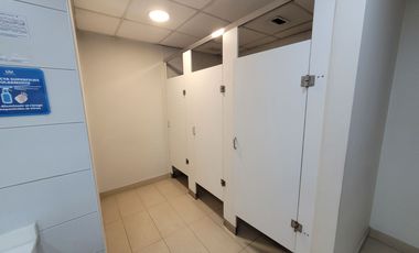 Edificio institucional  de oficinas en arriendo