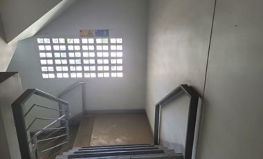 Edificio institucional  de oficinas en arriendo